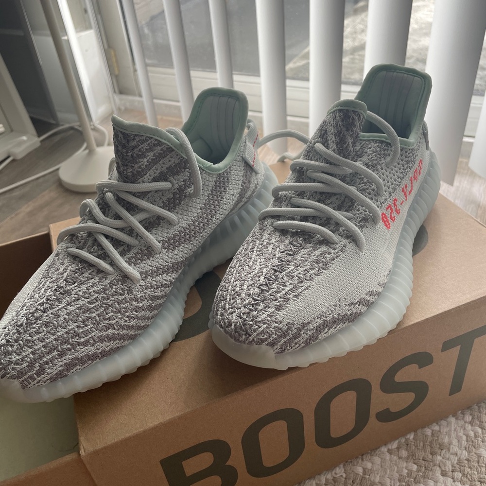 Brand new YEEZY BOOST 350 V2